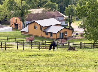 590 Davis School Rd, Washington, PA 15301