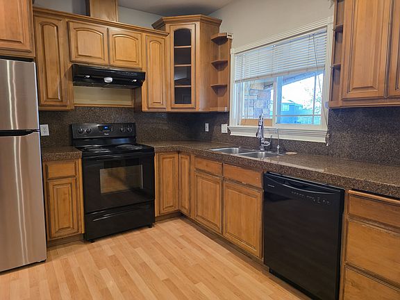 3rd image of 1734 NE 157th Ave