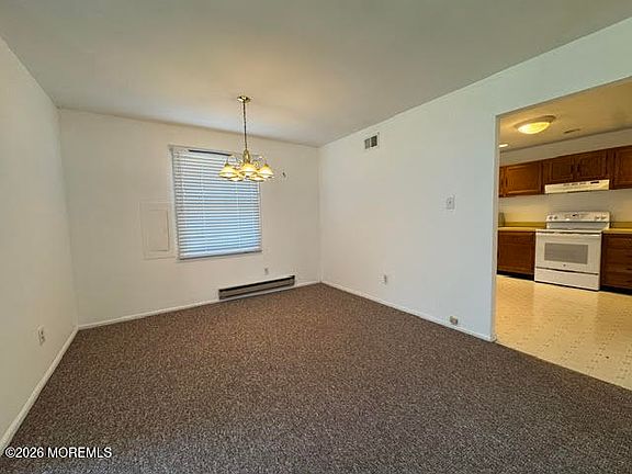 5th image of 70 William And Mary Sq Unit A