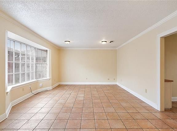 5th image of 3711 Saratoga Dr