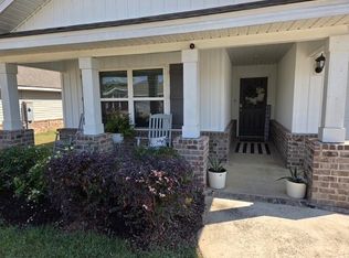 6147 Stream Bank Dr, Theodore, AL 36582