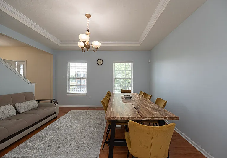 1909 Colonial Dr — Photo 4