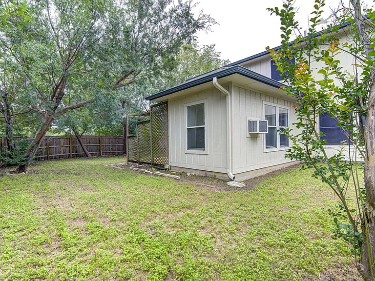 4300 Companeros Way — Photo 32