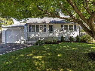 321 Madison St, West Islip, NY 11795