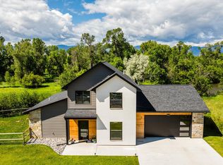 588 Riverstone Dr, Ranchester, WY 82839
