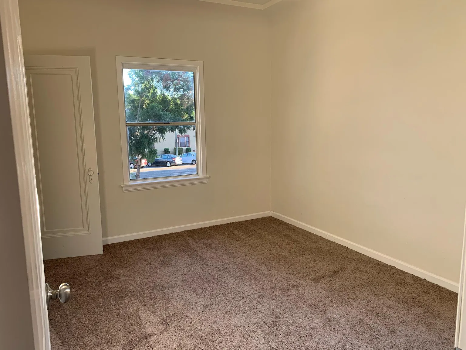1 bed, 700 sqft, $1,700 — Photo 2