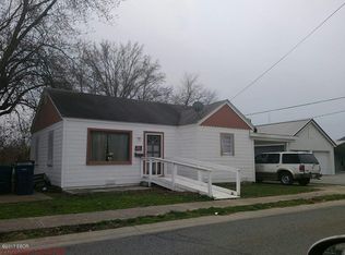 2011 Logan St, Mount Vernon, IL 62864