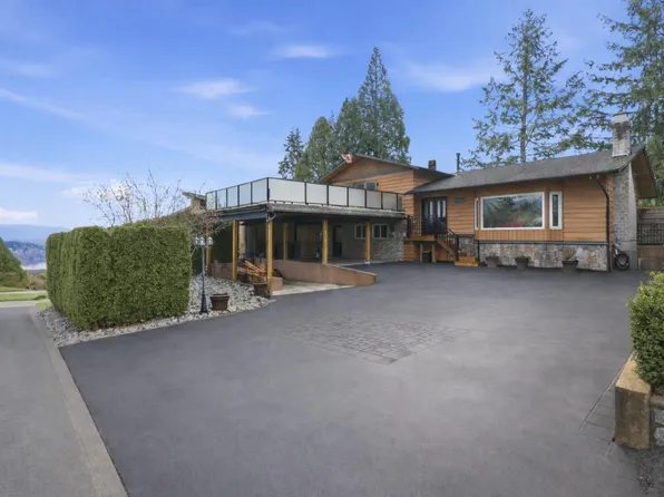 526 Yale Rd, Pt Moody, BC V3H 3K3