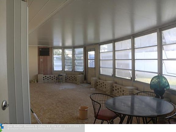 4th image of 2733 NE 29th Ct