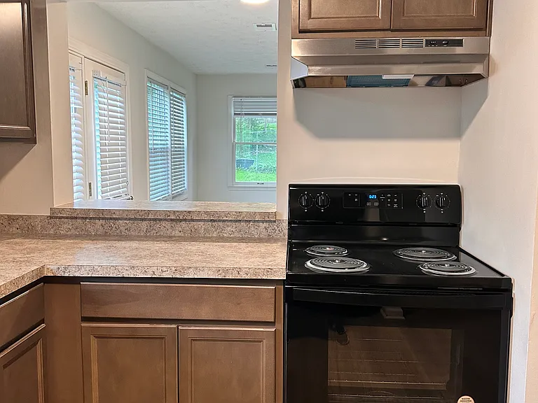 432 Lakebow Ct — Photo 4
