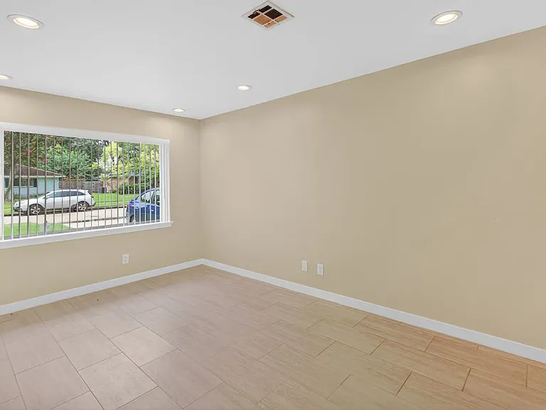 5502 Effingham Dr — Photo 20