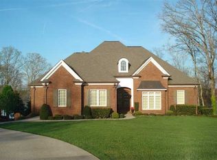 1161 Lake Ridge Dr, Dandridge, TN 37725