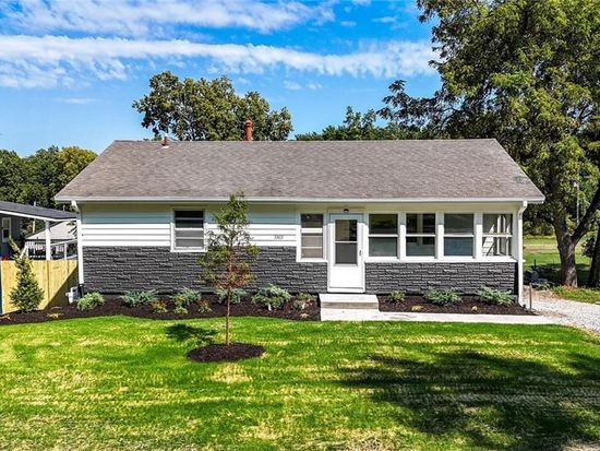 3303 S Overton Ave, Independence, MO 64052