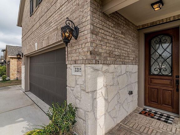 3rd image of 2215 Trocadero Ln
