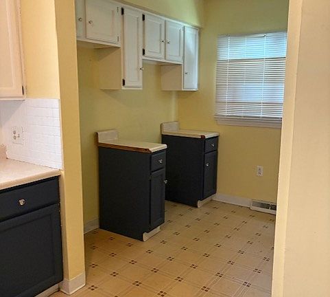 3rd image of 2695 Taft Ave