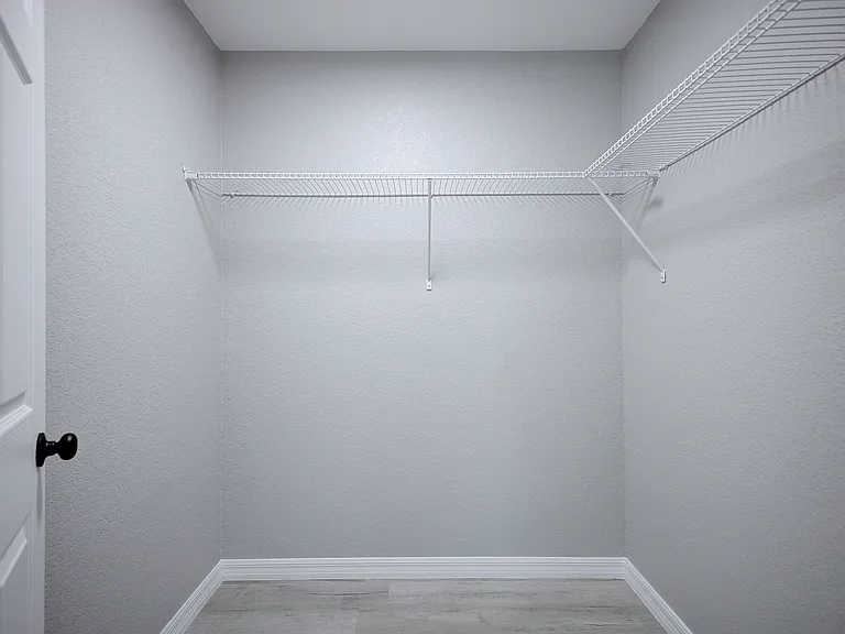 136 Friendly Cir — Photo 18