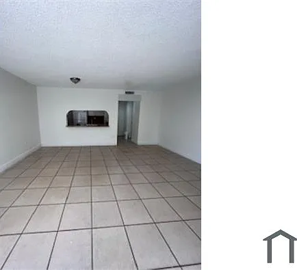7545 E Treasure Dr — Photo 4