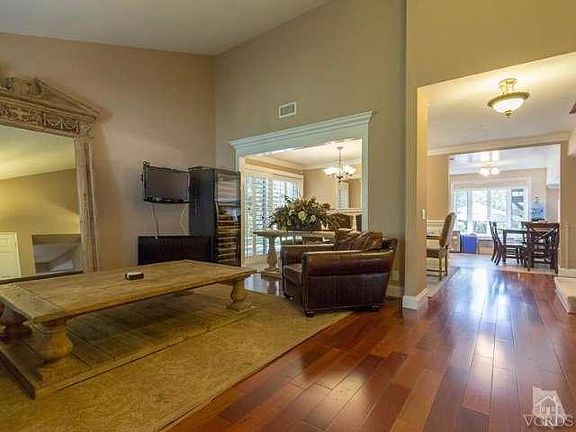 4th image of 1281 Barclay Ct