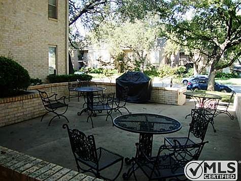 4th image of 4320 Bellaire Dr S APT 135