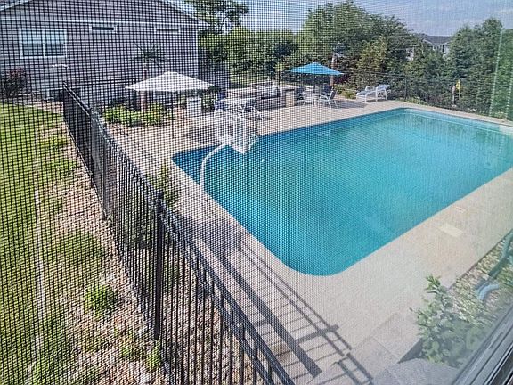 5th image of 4828 Ironwood Dr