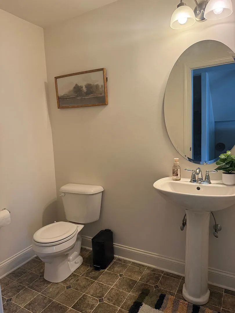 Located in Mechanicsburg, PA and within the Cumberland Valley School District, this 3-bedroom, 2.... — Photo 4