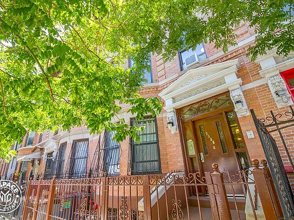 5th image of 2586 Bedford Ave #1R