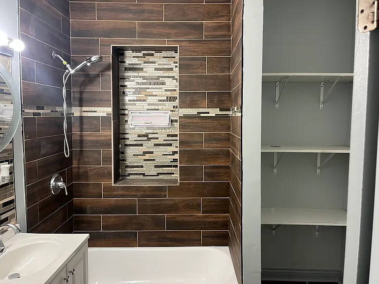 4732 W Congress Pkwy #2 — Photo 5