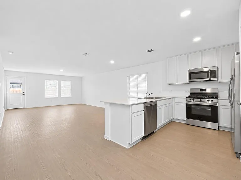 10720 Ellerston Rd — Photo 3