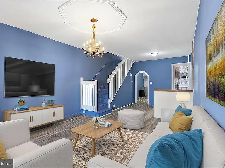 231 S Broadway — Photo 1