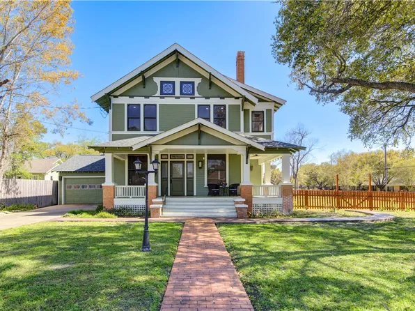 906 Grimes St, Navasota, TX 77868