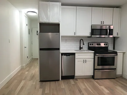 Rented by Bohemia Realty Group | media 19