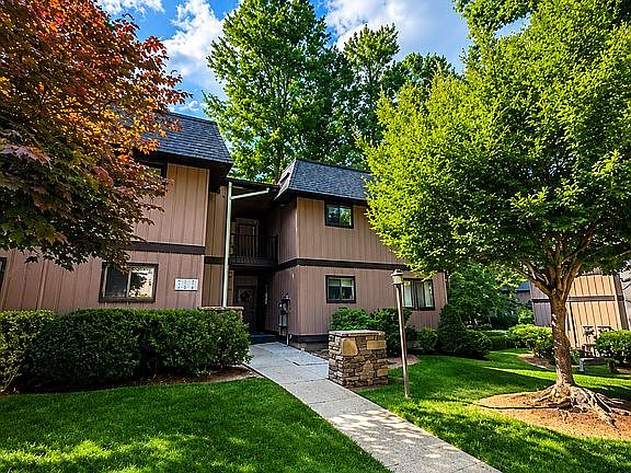 2nd image of 23 Lake Dr APT F8
