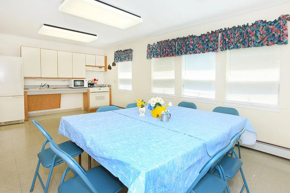 Pineview Apartments — Photo 2