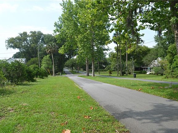 3rd image of 346 N Lakeview Dr