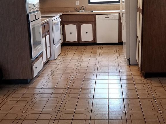 4th image of 29788 70th St N APT 3