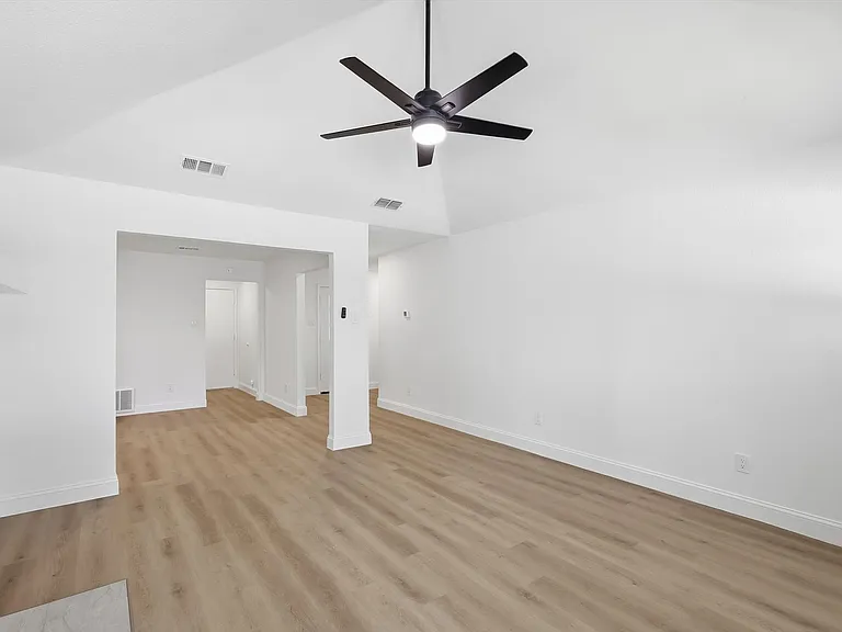 1140 W Hills Ter — Photo 10