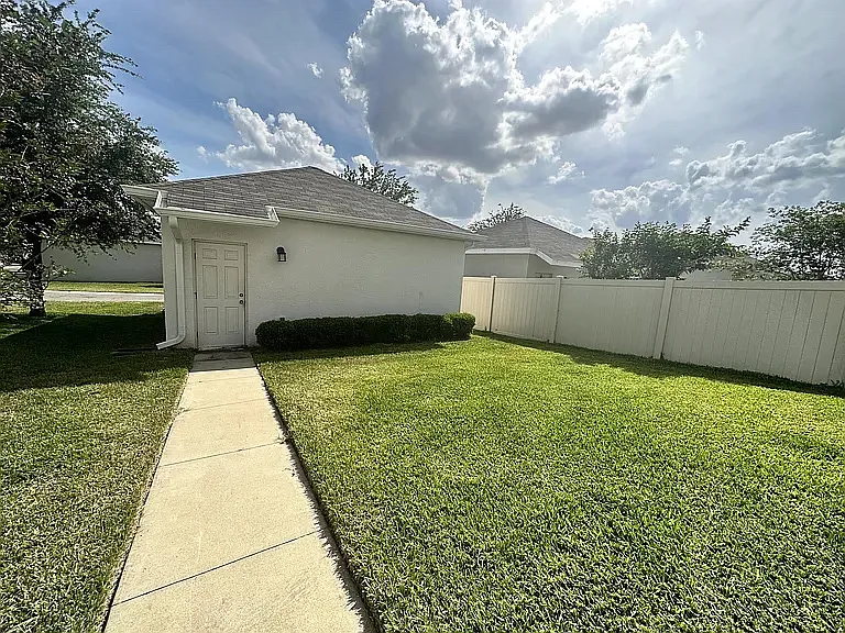 14747 Magnolia Ridge Loop — Photo 32