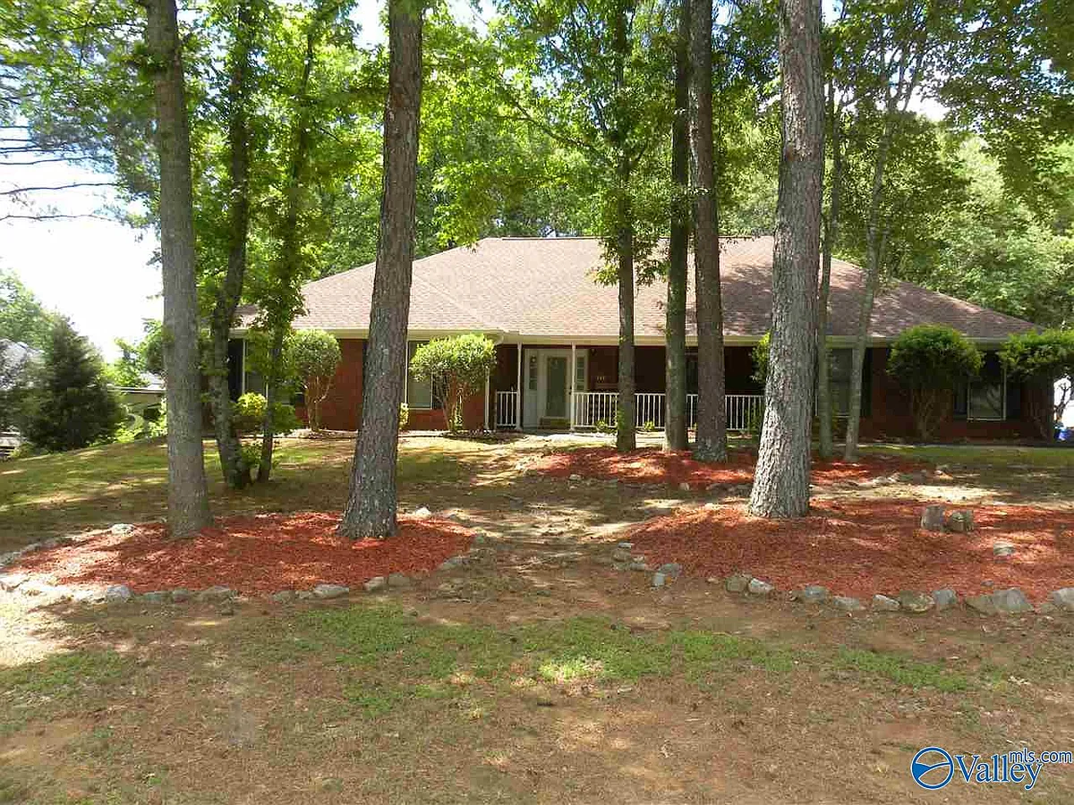 Photo 1 of 20 - 111 Capote Dr - Harvest, AL Primary Photo - 111 Capote Dr