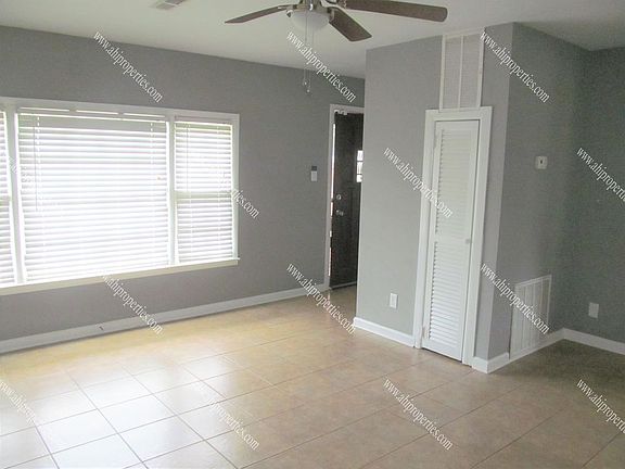 5th image of 2722 Biscayne Dr SW