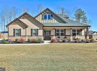 375 Darien Dr, Senoia, GA 30276