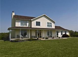 16834 258th St, Tonganoxie, KS 66086