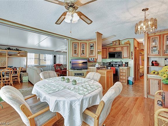 2nd image of 121 Caravan Cir
