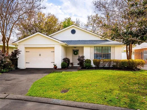 124 Bradley Pl, Belle Chasse, LA 70037