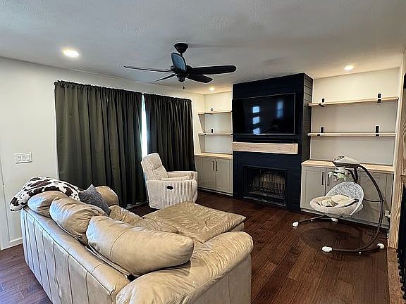 3rd image of 11 Prairie Dr