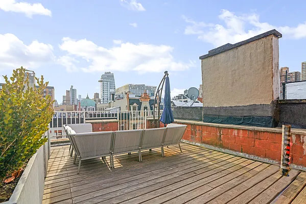 Rented by Compass | media 21