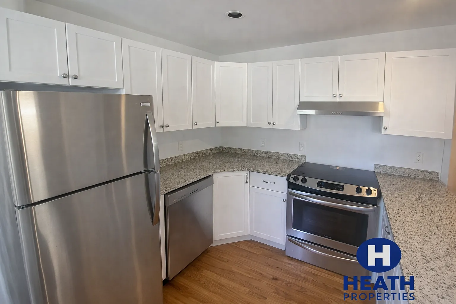 2 bed, 9999 sqft, $4,000 — Photo 1