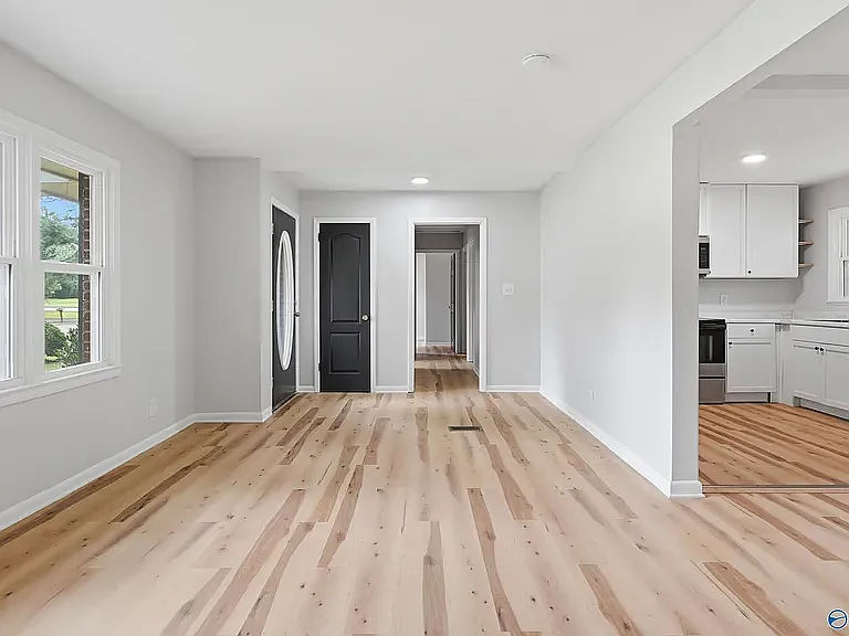 3 bed, 1158 sqft, $1,600 — Photo 2