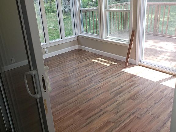 5th image of 301 Trumbull Dr