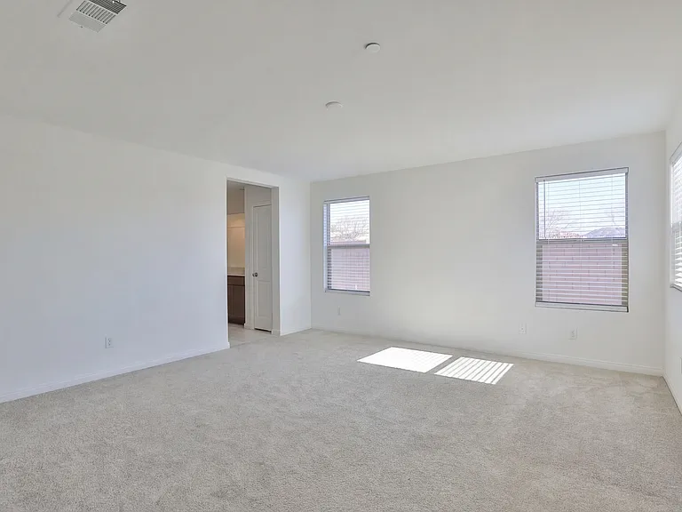 4551 Highland Ave — Photo 39