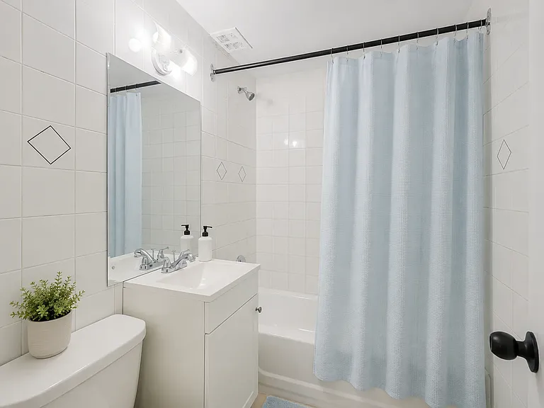 2208 Dufferin St #204 — Photo 18
